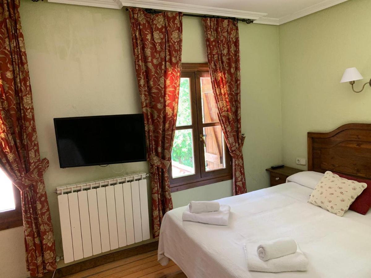 Hotel Charle Хака Экстерьер фото
