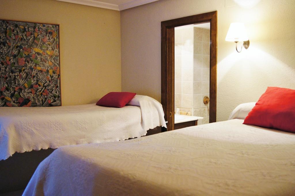 Hotel Charle Хака Экстерьер фото