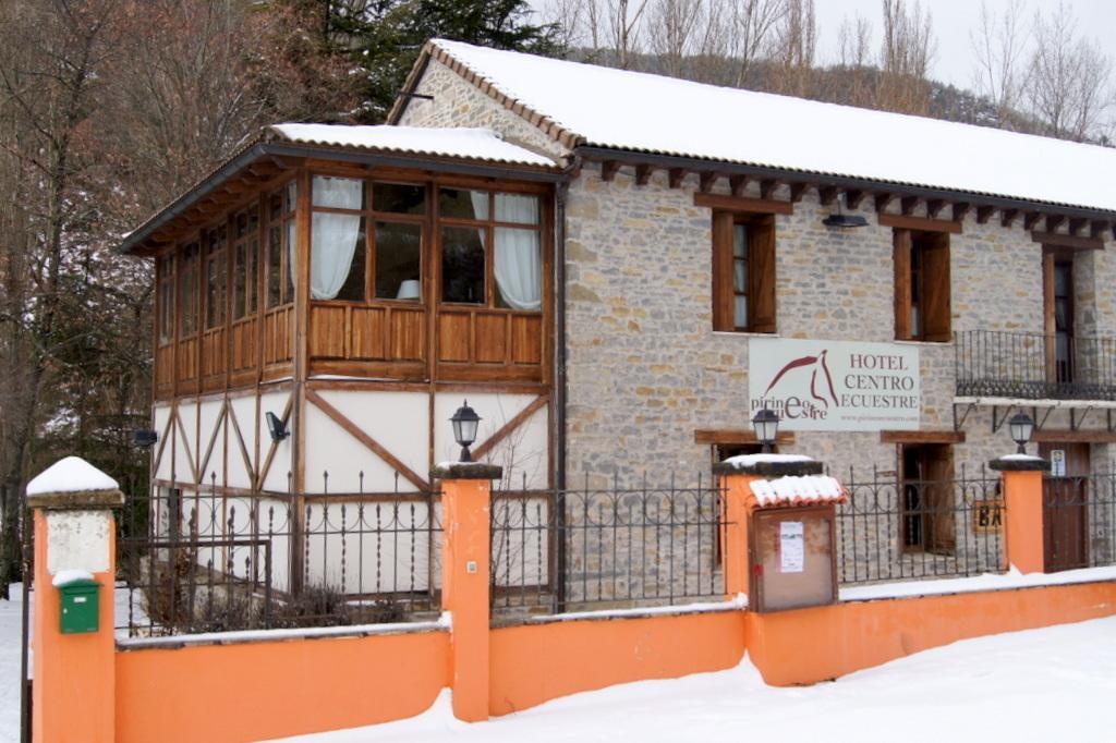 Hotel Charle Хака Экстерьер фото